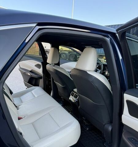 Синій Лексус РХ, об'ємом двигуна 2.4 л та пробігом 8 тис. км за 57000 $, фото 27 на Automoto.ua