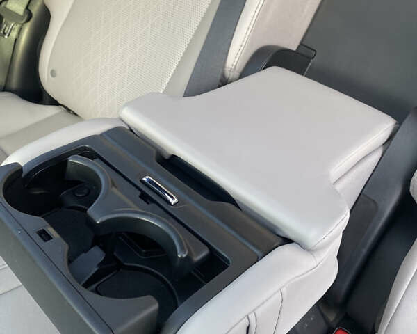 Синій Лексус РХ, об'ємом двигуна 2.5 л та пробігом 10 тис. км за 69700 $, фото 29 на Automoto.ua