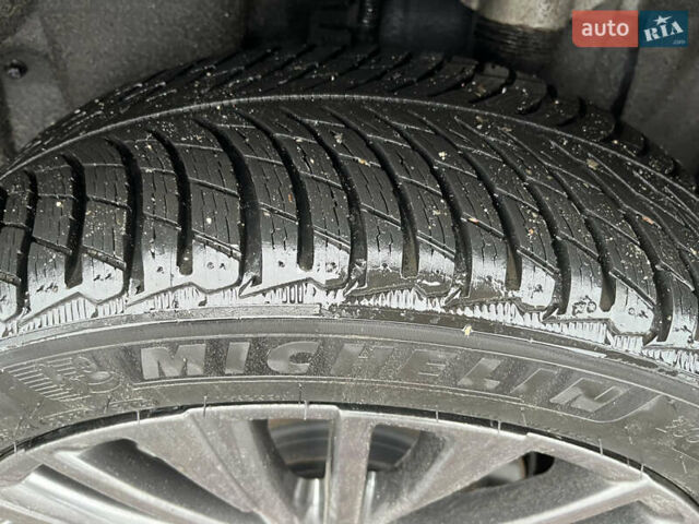 Синій Лексус РХ, об'ємом двигуна 2.39 л та пробігом 7 тис. км за 59900 $, фото 29 на Automoto.ua