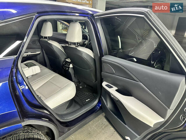 Синий Лексус РХ, объемом двигателя 2.5 л и пробегом 9 тыс. км за 69000 $, фото 22 на Automoto.ua