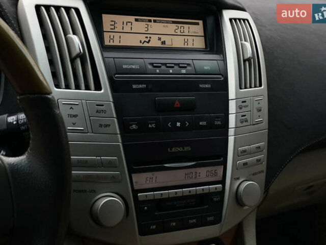 Зеленый Лексус РХ, объемом двигателя 3.31 л и пробегом 330 тыс. км за 7500 $, фото 8 на Automoto.ua