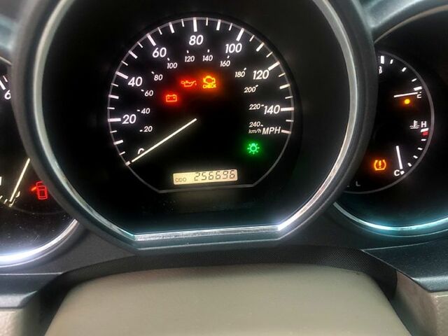 Зелений Лексус РХ, об'ємом двигуна 3.5 л та пробігом 275 тис. км за 10000 $, фото 1 на Automoto.ua