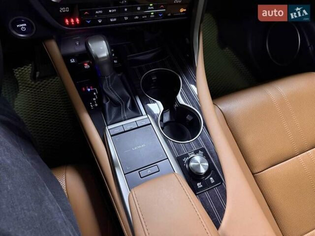 Зеленый Лексус РХ, объемом двигателя 3.5 л и пробегом 15 тыс. км за 62500 $, фото 100 на Automoto.ua