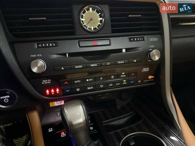 Зеленый Лексус РХ, объемом двигателя 3.5 л и пробегом 15 тыс. км за 62500 $, фото 96 на Automoto.ua