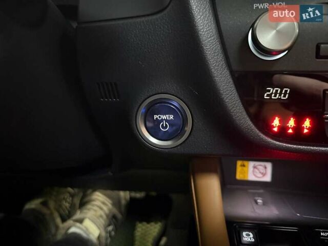 Зеленый Лексус РХ, объемом двигателя 3.5 л и пробегом 15 тыс. км за 62500 $, фото 41 на Automoto.ua