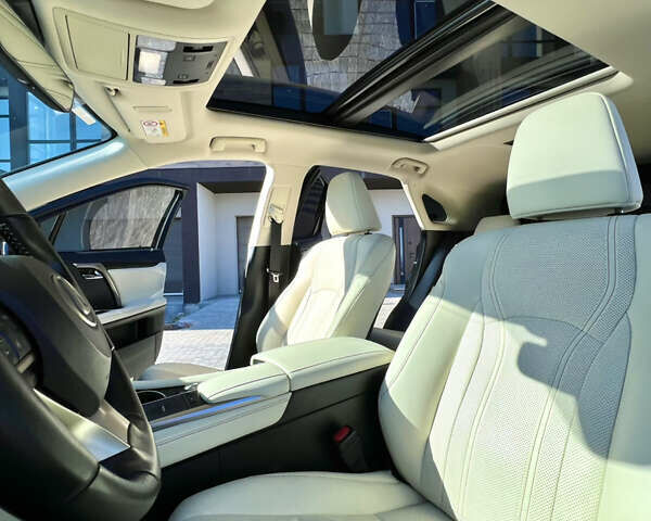 Зеленый Лексус РХ, объемом двигателя 3.46 л и пробегом 30 тыс. км за 61000 $, фото 8 на Automoto.ua