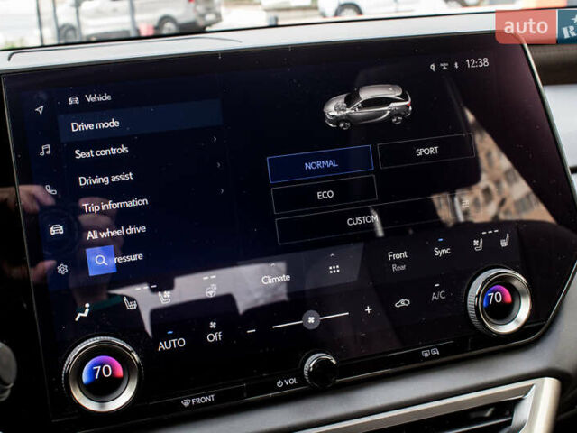 Зелений Лексус РХ, об'ємом двигуна 2.4 л та пробігом 17 тис. км за 63000 $, фото 88 на Automoto.ua