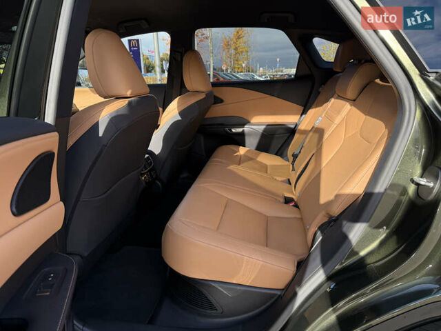 Зелений Лексус РХ, об'ємом двигуна 2.5 л та пробігом 25 тис. км за 74500 $, фото 25 на Automoto.ua