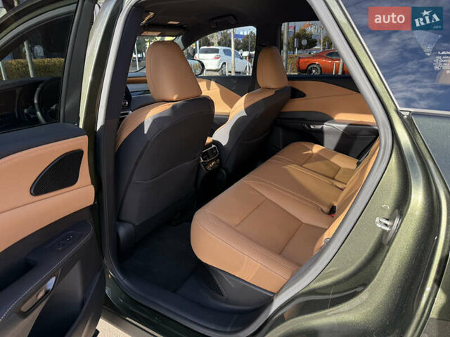 Зелений Лексус РХ, об'ємом двигуна 2.5 л та пробігом 25 тис. км за 74500 $, фото 22 на Automoto.ua