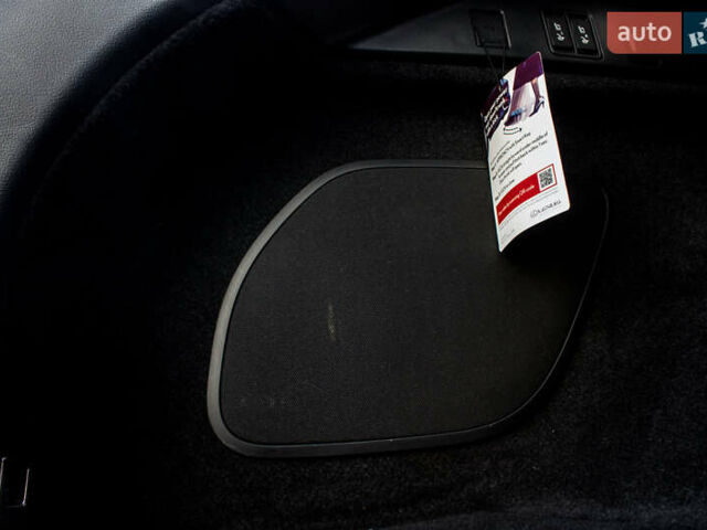 Зелений Лексус РХ, об'ємом двигуна 2.4 л та пробігом 17 тис. км за 63000 $, фото 51 на Automoto.ua