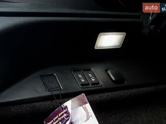 Зеленый Лексус РХ, объемом двигателя 2.4 л и пробегом 17 тыс. км за 68000 $, фото 48 на Automoto.ua