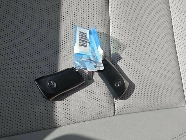 Зеленый Лексус РХ, объемом двигателя 0 л и пробегом 34 тыс. км за 47000 $, фото 10 на Automoto.ua