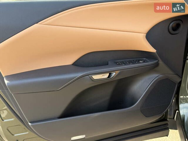 Зелений Лексус РХ, об'ємом двигуна 2.5 л та пробігом 25 тис. км за 74500 $, фото 19 на Automoto.ua