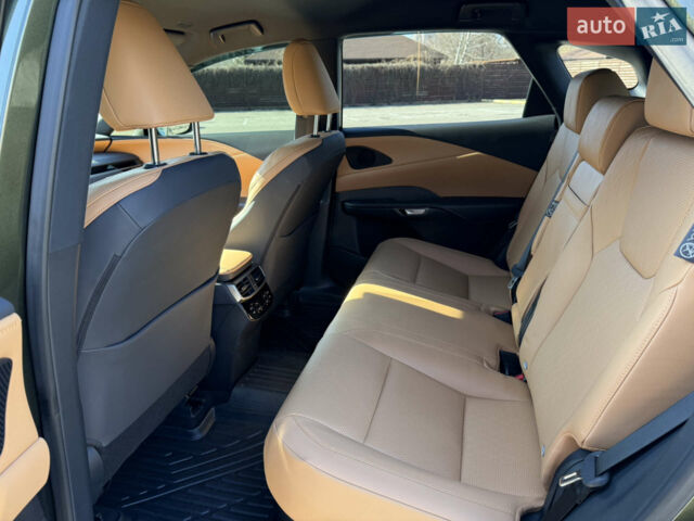 Зелений Лексус РХ, об'ємом двигуна 2.49 л та пробігом 3 тис. км за 79000 $, фото 25 на Automoto.ua