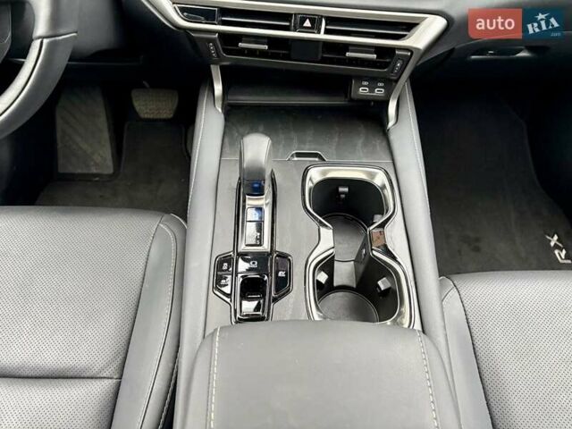 Зелений Лексус РХ, об'ємом двигуна 2.5 л та пробігом 33 тис. км за 66000 $, фото 25 на Automoto.ua