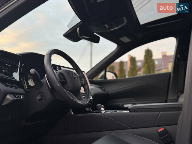 Зеленый Лексус РХ, объемом двигателя 2.4 л и пробегом 19 тыс. км за 63000 $, фото 3 на Automoto.ua