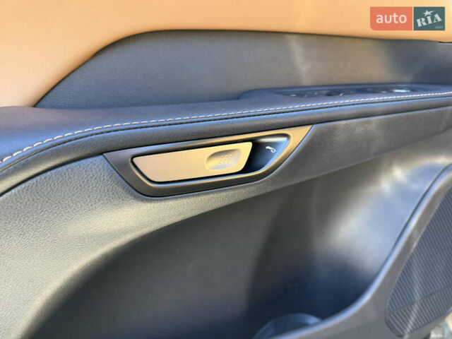 Зелений Лексус РХ, об'ємом двигуна 2.49 л та пробігом 3 тис. км за 86000 $, фото 14 на Automoto.ua