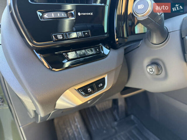 Зелений Лексус РХ, об'ємом двигуна 2.49 л та пробігом 3 тис. км за 86000 $, фото 15 на Automoto.ua