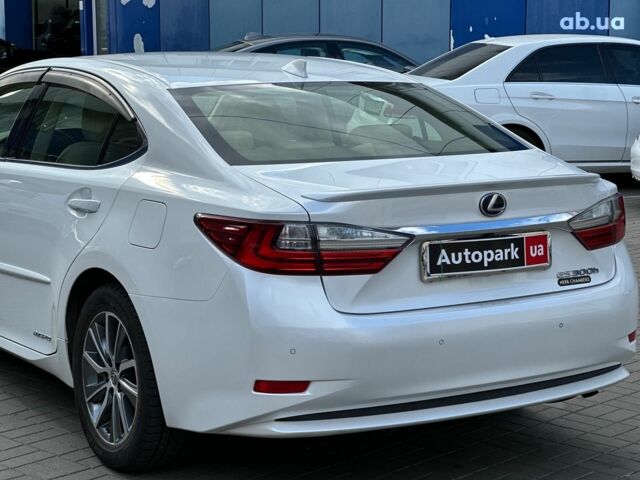 Белый Лексус С 350, объемом двигателя 2.5 л и пробегом 84 тыс. км за 29990 $, фото 8 на Automoto.ua