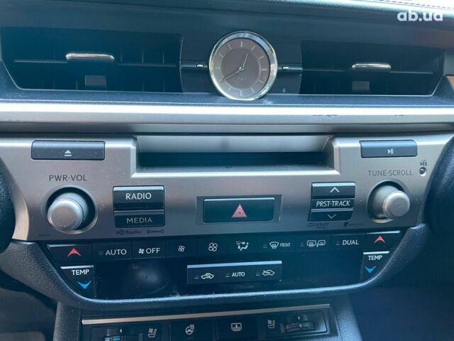 Серый Лексус С 350, объемом двигателя 2.5 л и пробегом 220 тыс. км за 17990 $, фото 28 на Automoto.ua