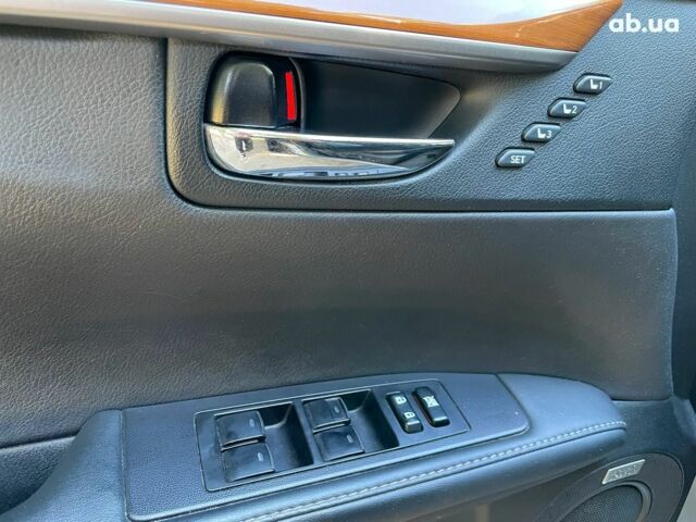 Серый Лексус С 350, объемом двигателя 2.5 л и пробегом 220 тыс. км за 17990 $, фото 21 на Automoto.ua