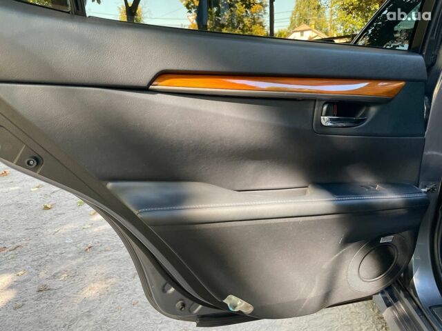 Серый Лексус С 350, объемом двигателя 2.5 л и пробегом 220 тыс. км за 17990 $, фото 16 на Automoto.ua