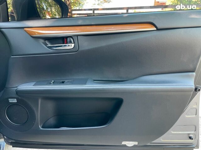 Серый Лексус С 350, объемом двигателя 2.5 л и пробегом 220 тыс. км за 17990 $, фото 32 на Automoto.ua