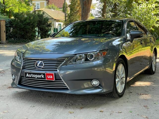 Серый Лексус С 350, объемом двигателя 2.5 л и пробегом 220 тыс. км за 17990 $, фото 1 на Automoto.ua