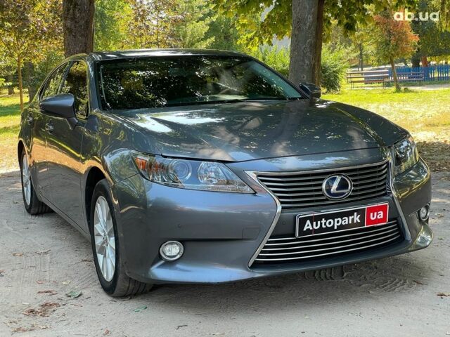 Серый Лексус С 350, объемом двигателя 2.5 л и пробегом 220 тыс. км за 17990 $, фото 3 на Automoto.ua