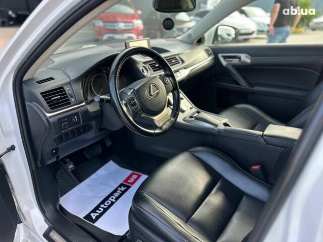 Белый Лексус CT 200h, объемом двигателя 1.8 л и пробегом 187 тыс. км за 16490 $, фото 17 на Automoto.ua