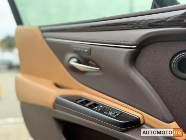 Серый Лексус ES 250, объемом двигателя 3.5 л и пробегом 68 тыс. км за 34500 $, фото 3 на Automoto.ua