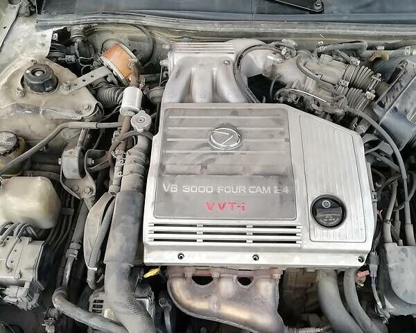 Сірий Лексус ES 300, об'ємом двигуна 3 л та пробігом 316 тис. км за 4300 $, фото 6 на Automoto.ua