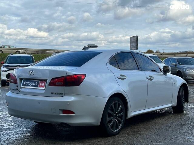 Белый Лексус IS 220, объемом двигателя 2.2 л и пробегом 351 тыс. км за 8990 $, фото 8 на Automoto.ua