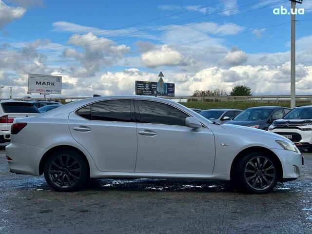 Белый Лексус IS 220, объемом двигателя 2.2 л и пробегом 351 тыс. км за 8990 $, фото 10 на Automoto.ua