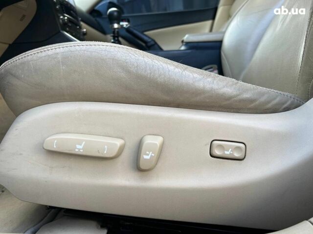 Белый Лексус IS 220, объемом двигателя 2.2 л и пробегом 351 тыс. км за 8990 $, фото 19 на Automoto.ua