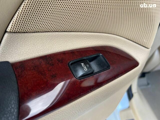 Белый Лексус IS 220, объемом двигателя 2.2 л и пробегом 351 тыс. км за 8990 $, фото 36 на Automoto.ua