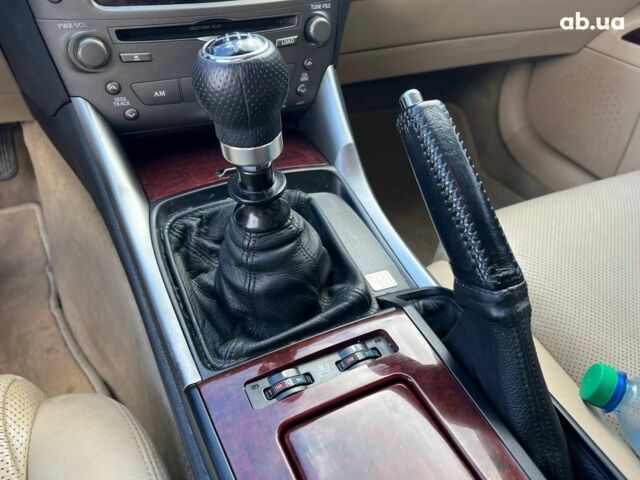 Белый Лексус IS 220, объемом двигателя 2.2 л и пробегом 351 тыс. км за 8990 $, фото 30 на Automoto.ua