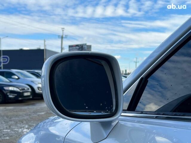 Белый Лексус IS 220, объемом двигателя 2.2 л и пробегом 351 тыс. км за 8990 $, фото 13 на Automoto.ua