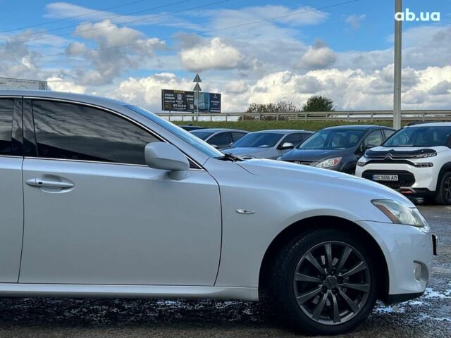 Белый Лексус IS 220, объемом двигателя 2.2 л и пробегом 351 тыс. км за 8990 $, фото 11 на Automoto.ua