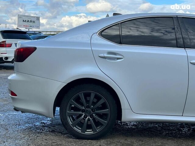 Белый Лексус IS 220, объемом двигателя 2.2 л и пробегом 351 тыс. км за 8990 $, фото 9 на Automoto.ua