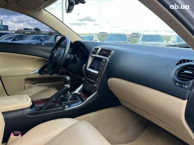 Белый Лексус IS 220, объемом двигателя 2.2 л и пробегом 351 тыс. км за 8990 $, фото 40 на Automoto.ua