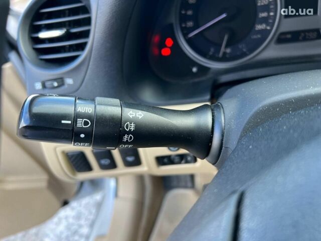 Белый Лексус IS 220, объемом двигателя 2.2 л и пробегом 351 тыс. км за 8990 $, фото 25 на Automoto.ua