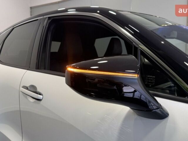 Лексус LBX, объемом двигателя 1.49 л и пробегом 0 тыс. км за 42260 $, фото 3 на Automoto.ua