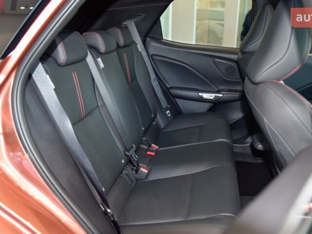 Лексус LBX, об'ємом двигуна 1.49 л та пробігом 0 тис. км за 42760 $, фото 15 на Automoto.ua