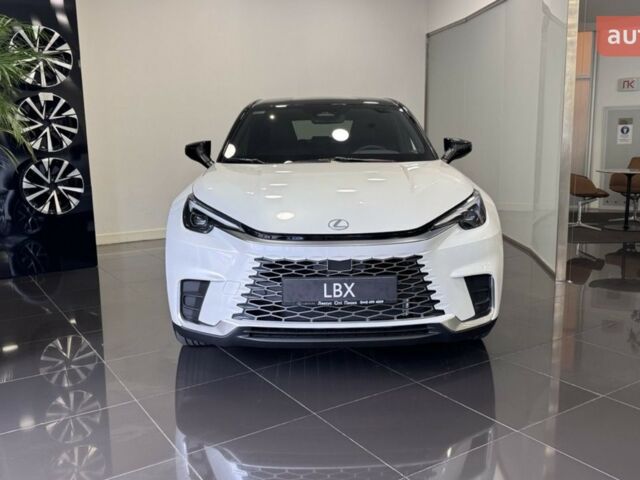 Лексус LBX, объемом двигателя 1.49 л и пробегом 0 тыс. км за 42260 $, фото 3 на Automoto.ua