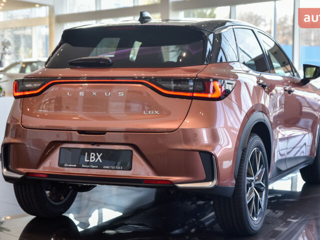 Лексус LBX, об'ємом двигуна 1.49 л та пробігом 0 тис. км за 42760 $, фото 2 на Automoto.ua