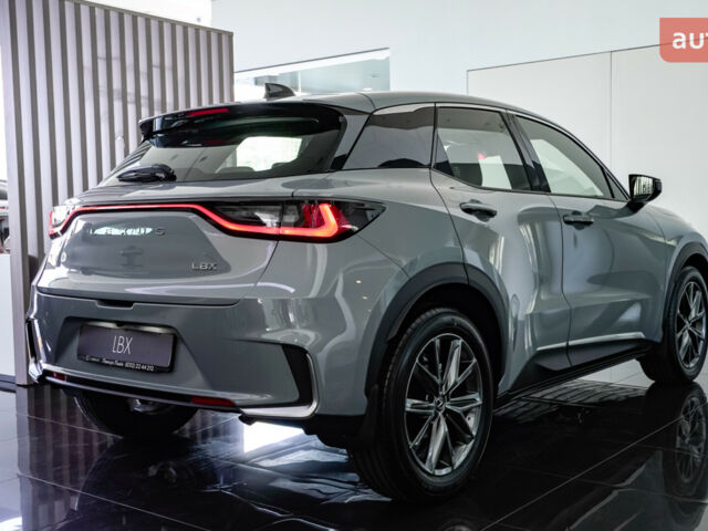 Лексус LBX, об'ємом двигуна 1.49 л та пробігом 0 тис. км за 41090 $, фото 2 на Automoto.ua