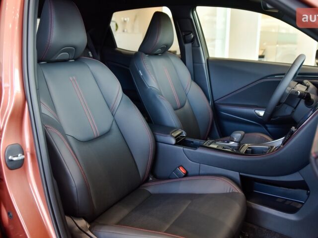 Лексус LBX, об'ємом двигуна 1.49 л та пробігом 0 тис. км за 42760 $, фото 4 на Automoto.ua