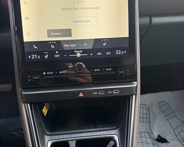 Серый Лексус LBX, объемом двигателя 1.49 л и пробегом 1 тыс. км за 38500 $, фото 20 на Automoto.ua