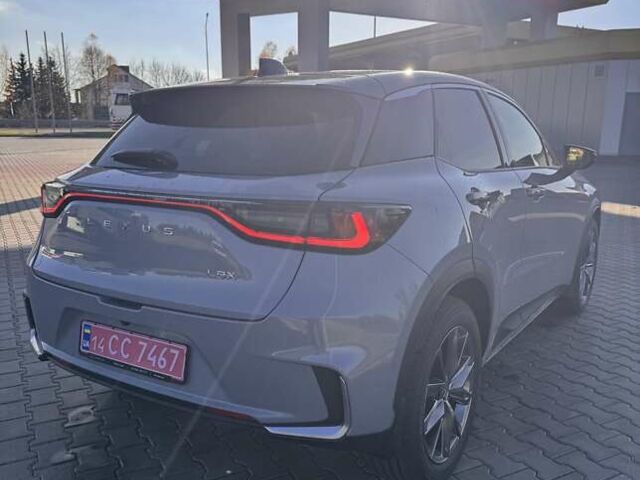 Серый Лексус LBX, объемом двигателя 1.49 л и пробегом 1 тыс. км за 38500 $, фото 7 на Automoto.ua